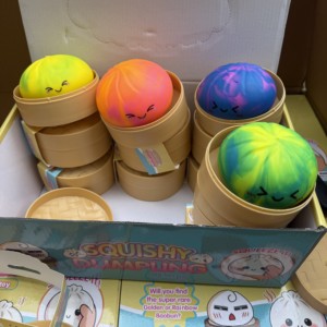 ของเล่นบีบตุ๊กตาหมอนอิงหลากสี TPR ขนาด 5.3 ซม. ของเล่นบีบตุ๊กตาหมอนอิงแบบสุ่ม ของเล่นบีบตุ๊กตาหมอนอิงแบบกลิตเตอร์ - Product Image 3