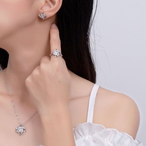 Collier pendentif en forme de trèfle en moissanite plaqué argent, chaîne claviculaire, zircon scintillant, ensemble de bijoux pour femmes, vente chaude, nouveauté - Product Image 2