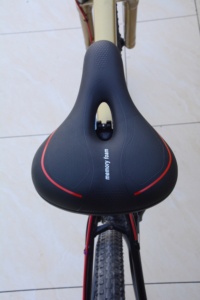 Cómodo sillín de <span class=keywords><strong>bicicleta</strong></span> para hombre y <span class=keywords><strong>mujer</strong></span>, cojín de asiento acolchado ancho de doble bola amortiguadora, cómodo, de espuma viscoelástica, para bicicletas de carretera - Product Image 2
