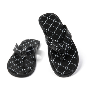 Tongs pour hommes antidérapantes avec semelle extérieure en EVA, à bout ouvert, légères, pour l'été et l'extérieur, avec empeigne synthétique à motif imprimé - Product Image 1