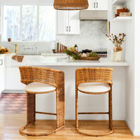 Chaise haute nordique moderne et simple en rotin tressé blanc, tabouret de bar blanc, tabouret de comptoir en métal, tabourets de bar pour le petit-déjeuner dans la cuisine