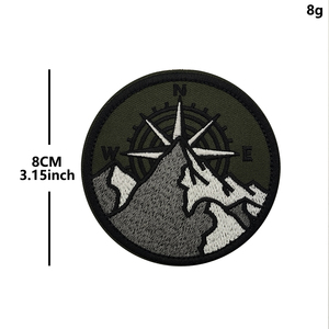 Patch in Tessuto Tattico Ricamato con Montagne Innevate e Bussola Rotonda per Borse, Abbigliamento, Giacche, Cappelli Fai-da-Te - Product Image 6