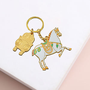 Campione gratuito in lega di zinco carino Kawaii portachiavi arcobaleno lettera portachiavi Logo personalizzato carino rosa smalto morbido altri portachiavi - Product Image 5