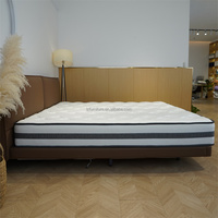 Intex Aufblasbare Schaumstoffmatratze mit Eingebauter Fußpumpe, Anpassbare Größen, Modern, Umweltfreundlich, Atmungsaktiv für Schlafzimmer und Innenbereich