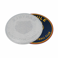 Étiquette en tissu tatami 2D personnalisée, écologique, durable, en silicone auto-adhésif, gaufrée et floquée pour club de football