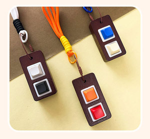 พวงกุญแจไม้สีธรรมชาติแบบใหม่ ขายดี ช่วยคลายเครียด ของเล่นเสริมสมาธิ - Product Image 1