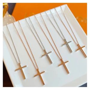 Xinfly Wholesale Custom Au750 Daily Gifts Trendy Pure 18k Gold Fine Jewelry Simple Classic <b>Cross</b> Necklace - Product Image 1