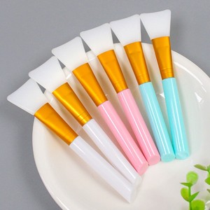 Brocha de silicona plana <span class=keywords><strong>para</strong></span> aplicar mascarillas caseras DIY, ideal <span class=keywords><strong>para</strong></span> mascarillas de barro <span class=keywords><strong>para</strong></span> dormir. - Product Image 1