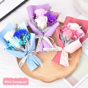 Bouquet di Fiori Artificiali di Garofani Fatti a Mano con Confezione Regalo, Decorazione per la Festa della Mamma e Compleanno di <span class=keywords><strong>Moglie</strong></span>, Regalo per la Festa della Mamma - Product Image 2