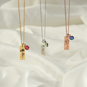 Collana con <span class=keywords><strong>Lettera</strong></span> Personalizzabile e Logo R.GEM. Ciondolo a Barra con Fiore dei Dodici Segni Zodiacali in Argento S925 e Rame con Zirconi <span class=keywords><strong>per</strong></span> Donna - Product Image 3