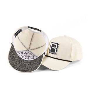 Gorra de béisbol de cuerda Beige de 5 paneles de alta calidad, gorra perforada impermeable con logotipo de PVC personalizado, gorras de corte láser ajustables al por mayor - Product Image 1