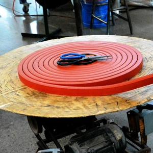 Tira de sellador de <span class=keywords><strong>masilla</strong></span> en espiral de alta absorción de <span class=keywords><strong>agua</strong></span>, duradera e impermeable, para detener inundaciones en sótanos y depósitos. - Product Image 6