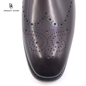 Chaussures habillées classiques marron confortables à enfiler pour hommes Dreamy Stark – Chaussures de bureau et de mariage en cuir pour l'automne - Product Image 3