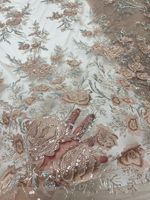 Tissu en dentelle brodée de haute qualité avec des paillettes, des fleurs blanches et des perles pour vêtements féminins