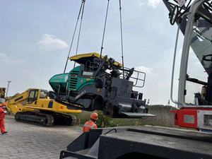 Máquina de Construcción de Carreteras S1800-3 Usada para Concreto con 10m de ANCHO DE PAVIMENTACIÓN, Plataforma Multifuncional de Segunda Mano - Product Image 4