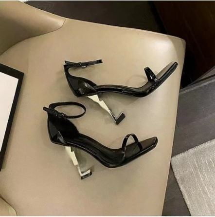 แลคเกอร์หนังส้นทอง10ซม