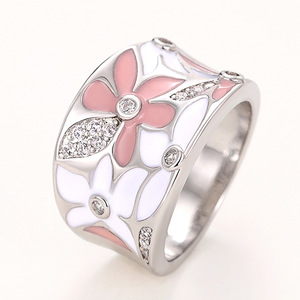 Anello a fascia larga con design floreale, stile creativo, per donna - Product Image 1