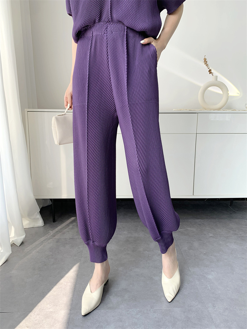 Pantaloni viola