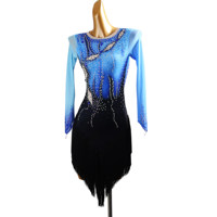 Robe de danse courte à col rond et manches longues avec dégradé de couleurs, strass et franges pour la danse latine, performance et compétition