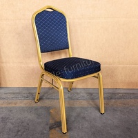 Chaise de restaurant empilable moderne en cuir rembourré à cadre doré, idéale pour les mariages, pour usage intérieur/extérieur, vente en gros à prix abordable