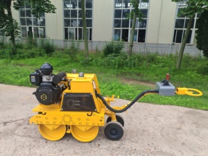 Compacteur d'asphalte et de sol entièrement hydraulique 1T, rouleau compresseur vibrant à double tambour - Product Image 3