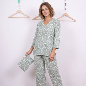 Conjunto de Pijama Elegante de Verano para Mujer, Ropa de Dormir para Damas de Honor, Cuello en V, Estampado Floral, Manga Larga, 100% Algodón, Transpirable y Suave - Product Image 1