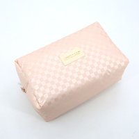 Sacs cosmétiques personnalisés en gros, doux et moelleux, sacs cosmétiques gonflés, logo personnalisé en vrac, pochette de maquillage avec fermeture éclair