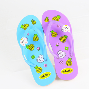 Vente directe usine – Nouveaux modèles de tongs et claquettes pour femmes, idéales pour la plage - Product Image 5
