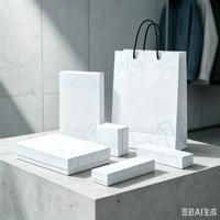 Sacs en papier kraft personnalisés avec logo, directement de l'usine, sacs d'emballage pour vêtements, sacs de shopping, sacs classiques de luxe blancs Montagne enneigée