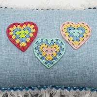 Nouveau modèle en forme de coeur en polyester patchs appliqués au crochet à coudre sur brodé pour le textile à la maison