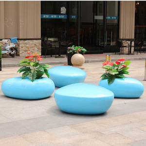 Banc d'extérieur en fibre de verre, forme de pierre, assise moderne pour patio, mobilier de jardin durable pour usage extérieur - Product Image 2