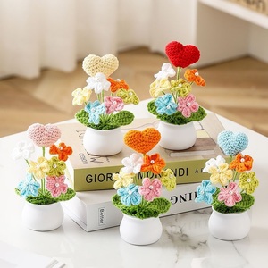 Décoration intérieure Bouquet de fleurs tissées Fil de laine Coeur Plante en pot Tricoté Fleur à tricoter artificielle - Product Image 1