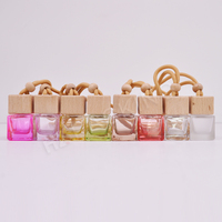 Bouteille diffuseur de parfum en verre vide couleur personnalisée avec couvercle en bois 8ml 10ml, désodorisant de voiture carré à suspendre, surface sérigraphiée