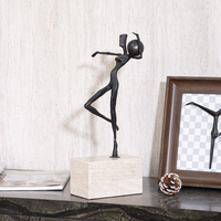 Sculpture d'art moderne abstraite en métal avec finition bronze de luxe en travertin naturel, statuettes artistiques pour la décoration de la maison et des hôtels