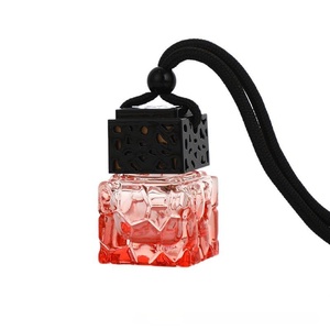Elegante y Exquisito Mini Difusor <span class=keywords><strong>de</strong></span> Aceites Esenciales para Coche, Botella <span class=keywords><strong>de</strong></span> Vidrio Cuadrada <span class=keywords><strong>de</strong></span> 10 ml con Degradado Rosa, Ámbar y Azul, con Tapa - Product Image 5