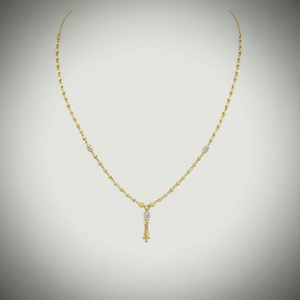 Collar de Oro Fino con Detalles Intrincados de Cuentas y Pequeño Colgante para un Estilo Étnico Atemporal - Product Image 1