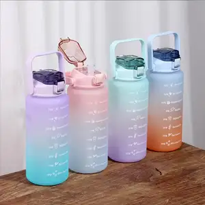 زجاجة مياه رياضية بألوان متدرجة ، 2000 مللي, تشمل ملصقات كرتونية لطيفة ، بسعة كبيرة ، زجاجة مياه بلاستيكية رائجة للجيم