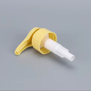 Nuevo pulverizador de plástico personalizable con bomba y función antivuelco para botellas, uso cosmético - Product Image 1