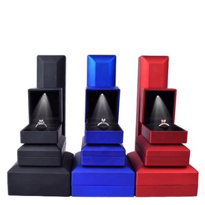 Wholesale Hot Sell High Quality Geometric Led Light Wedding Engagement Ring Box Jewelry Packaging Box Luxury