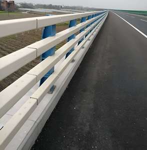 Barrera de Seguridad Anticollisión de Acero al Carbono para Carreteras, Grado Ingeniería, Reflectante, Clasificación de Impacto M68, Recubrimiento en Polvo para - Product Image 4