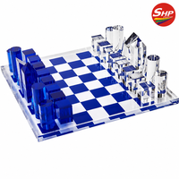 Ensemble d'échecs décoratif en acrylique SHP, échiquier transparent avec des pièces à design géométrique pour la décoration du salon, du bureau ou de la salle d'étude
