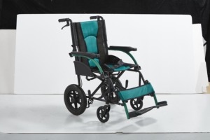 Silla de Ruedas Plegable con Ruedas de Goma Sólida que Absorben los Impactos para Personas Mayores con Movilidad Limitada - Product Image 2