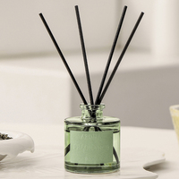 Diffuseur de roseaux d'huile essentielle naturelle de luxe de 50ml pour bouteille en verre de décoration intérieure avec bâton d'arôme pour les mariages