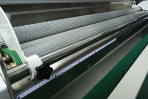 Machine de <span class=keywords><strong>d</strong></span>écoupe et <span class=keywords><strong>d</strong></span>'étalement de tissu CNC XIAOMAI 2024 pour usage domestique, <span class=keywords><strong>table</strong></span> de laminage, étaleur automatique 1,55 kW - Product Image 4