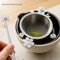 Tamis à matcha en acier inoxydable 304 de qualité alimentaire, motif floral mignon avec breloques métalliques pour poudre de cacao et de café, logo personnalisé