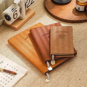 Carnet en cuir PU personnalisé A5/A6 avec rayures imitation bois, reliure cousue, agenda de bureau professionnel de haute valeur avec logo imprimable - Product Image 1