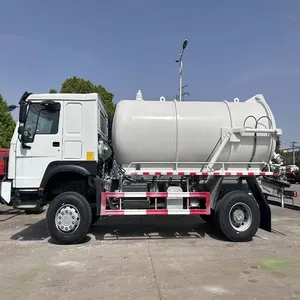 Nhà sản xuất sinotuk HOWO 4x4 off road 8000l 10m3 nước thải Phân xe tải chở dầu nhà vệ sinh Sucker xe tải cống làm sạch xe tải