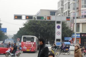 Poste <span class=keywords><strong>de</strong></span> un Solo Brazo <span class=keywords><strong>de</strong></span> Acero Q235B Galvanizado en Caliente <span class=keywords><strong>de</strong></span> Alta Calidad, Garantía <span class=keywords><strong>de</strong></span> 10 Años, Resistencia al Viento <span class=keywords><strong>de</strong></span> 180 <span class=keywords><strong>km</strong></span>/<span class=keywords><strong>h</strong></span>, Señalización <span class=keywords><strong>de</strong></span> Tráfico Vial - Product Image 5