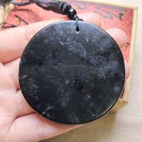 Pendentif Bouddha en Jade Serpentine, Collier Lotus Vert, Plaque Ronde en Jade - Artefact Culturel pour Couples