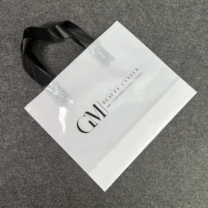 Kendi Logo ile özelleştirilmiş baskılı alışveriş saplı çanta hediye plastik ayakkabı giysi ambalaj çantası